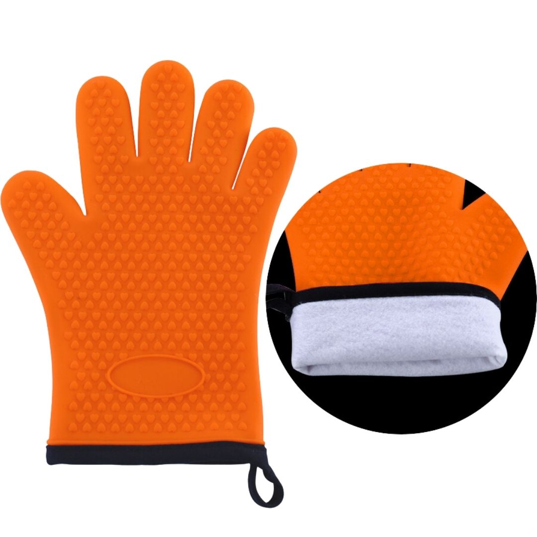 Anti-burn kitchen glove in the shape of a hand