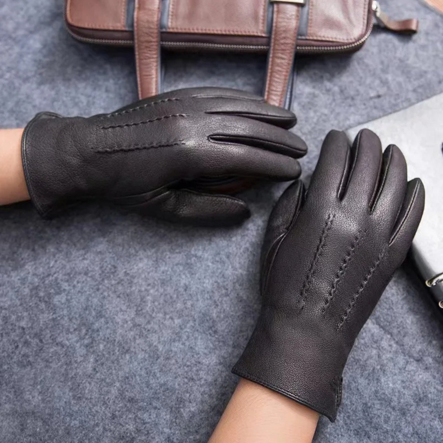 Guantes de piel para hombre con forro de felpa.