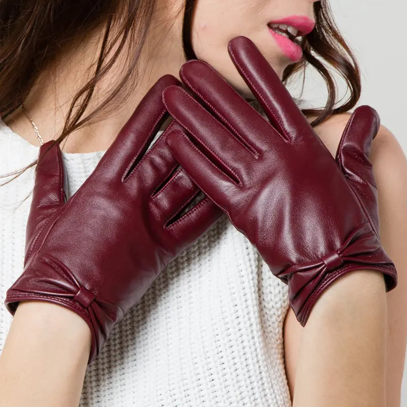 2023_03_gant_cuir_femme_avec_noeud_papillon_7