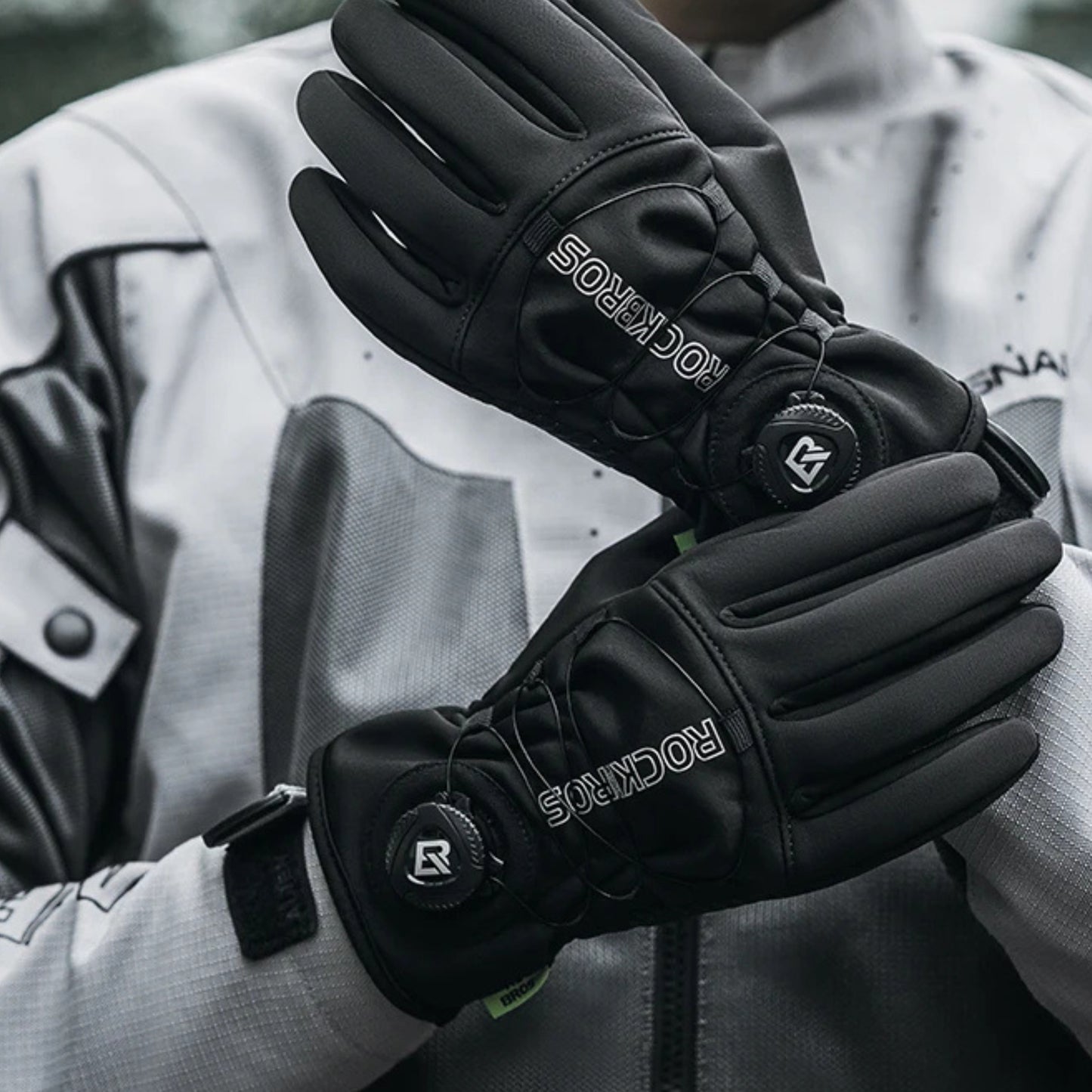 Warm black winter cycling gloves, windproof