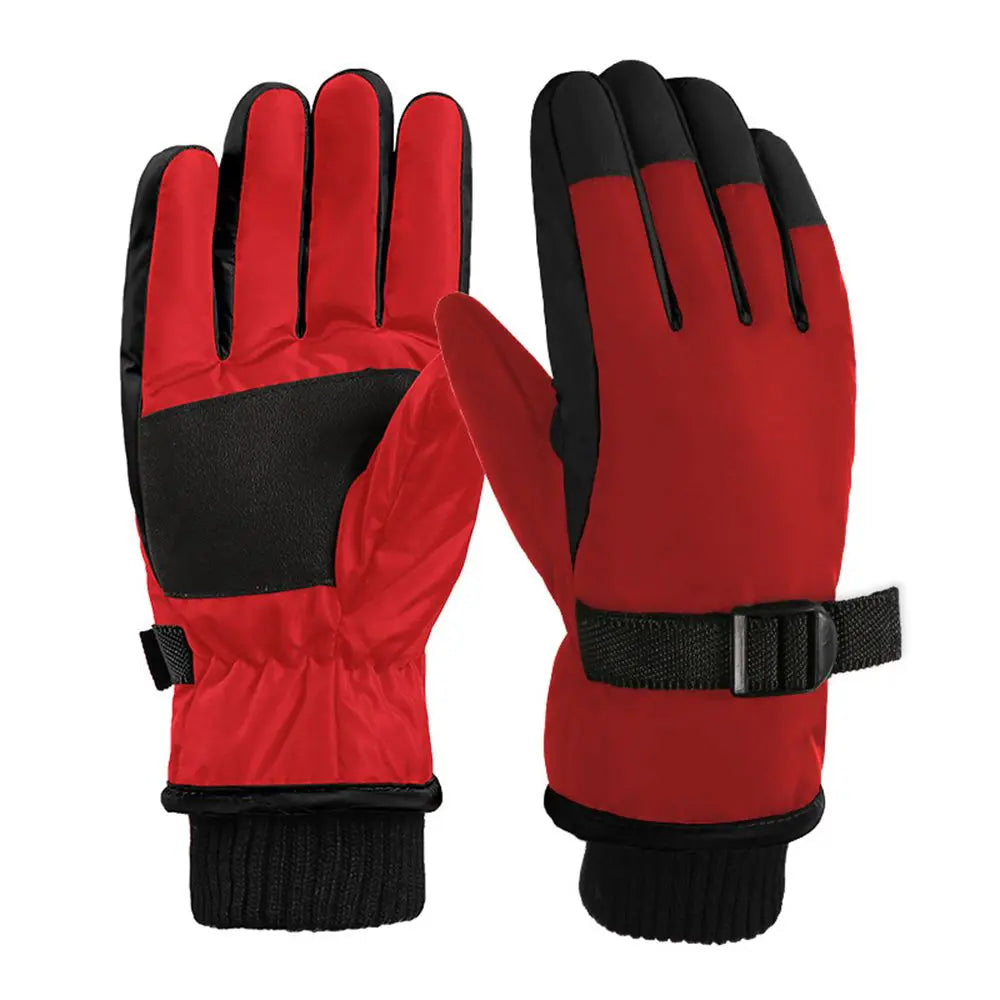 Gant de ski enfant neige antidérapant rouge et noir avec sangle réglable. L'image est sur fond blanc.