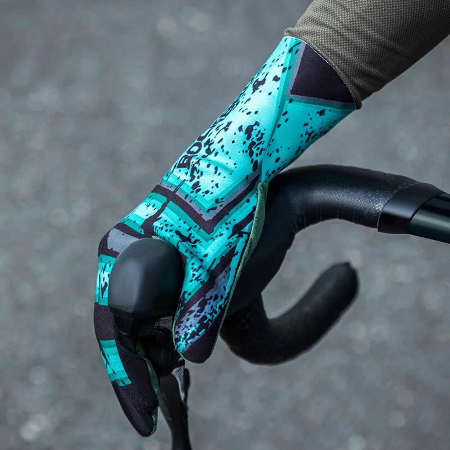 Multifunctional winter cycling gloves
