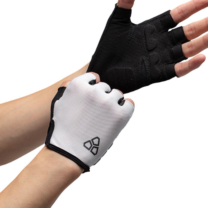 Breathable mesh cycling gloves