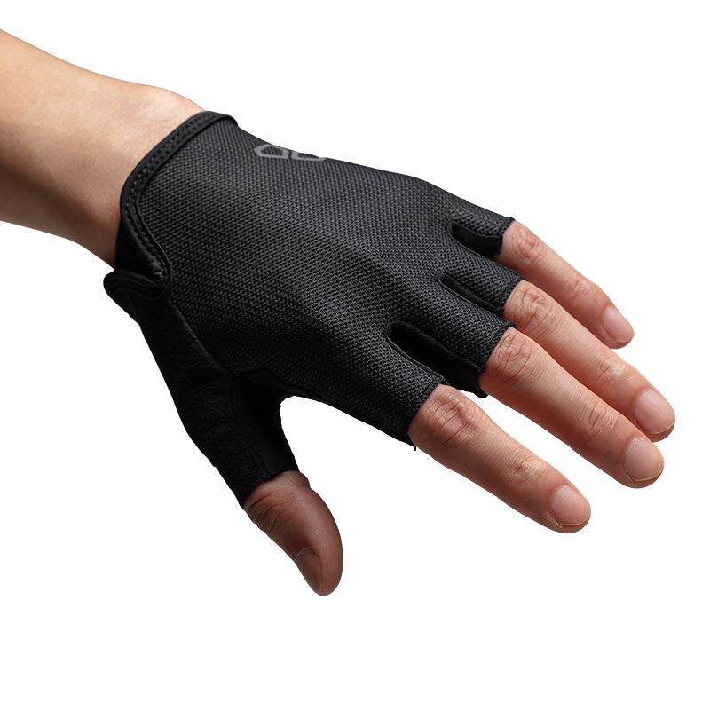 Breathable mesh cycling gloves