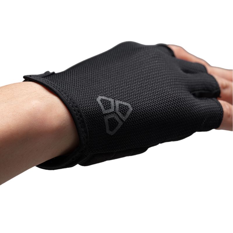 Breathable mesh cycling gloves