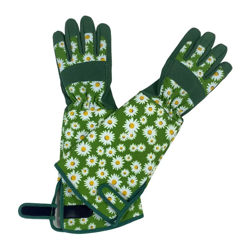 Guantes de jardinería de manga larga con estampados florales.
