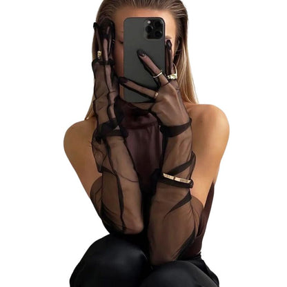 Guantes largos y sexys de mujer en malla transparente.