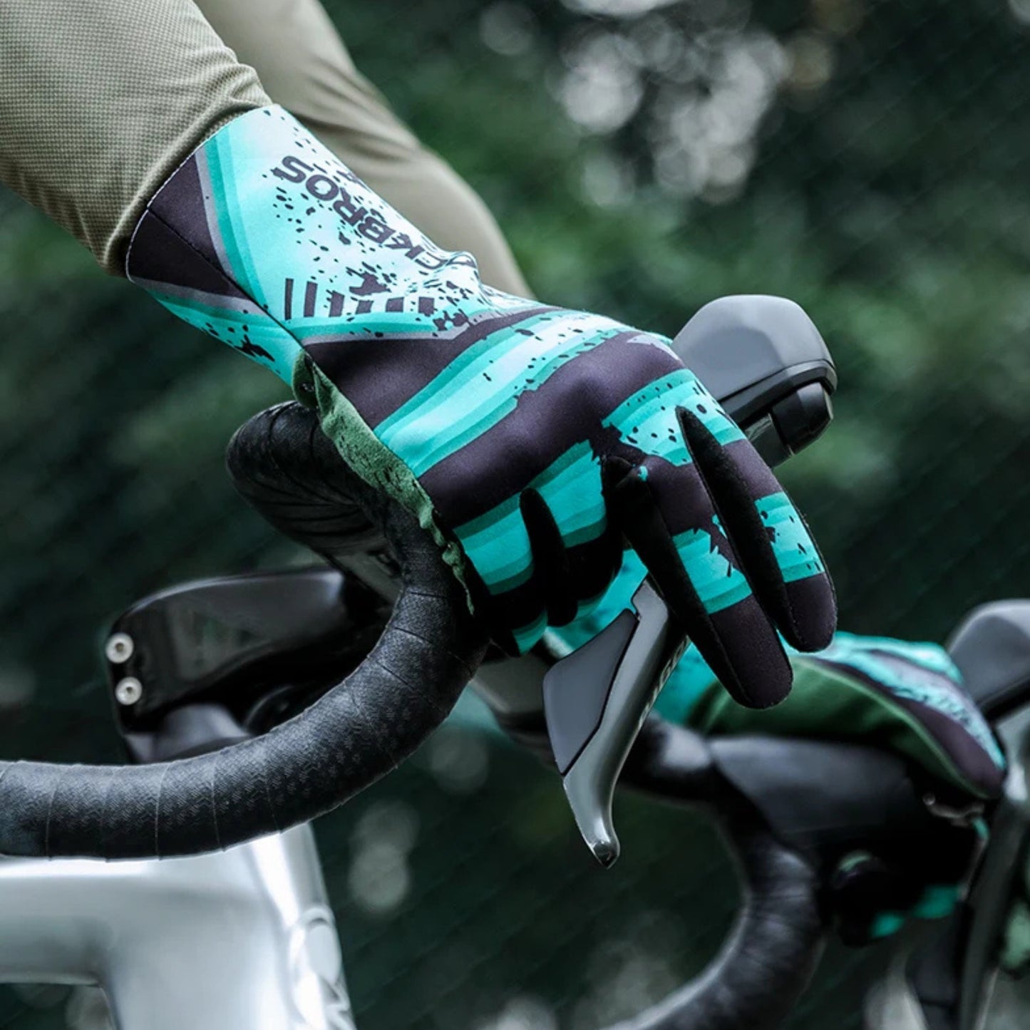 Multifunctional winter cycling gloves