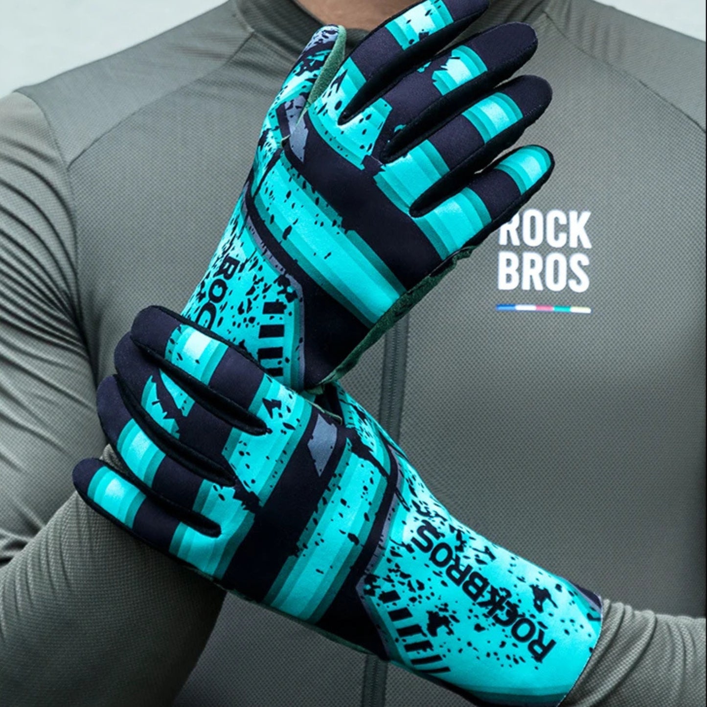 Multifunctional winter cycling gloves