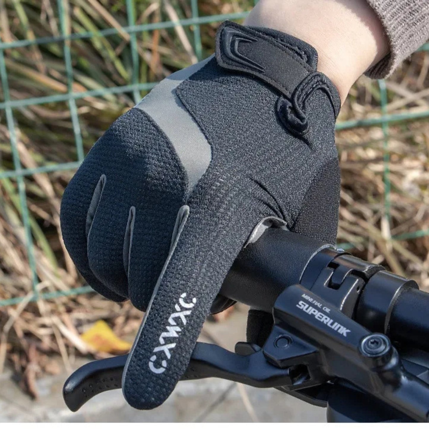 Thermal, shock-resistant winter cycling gloves