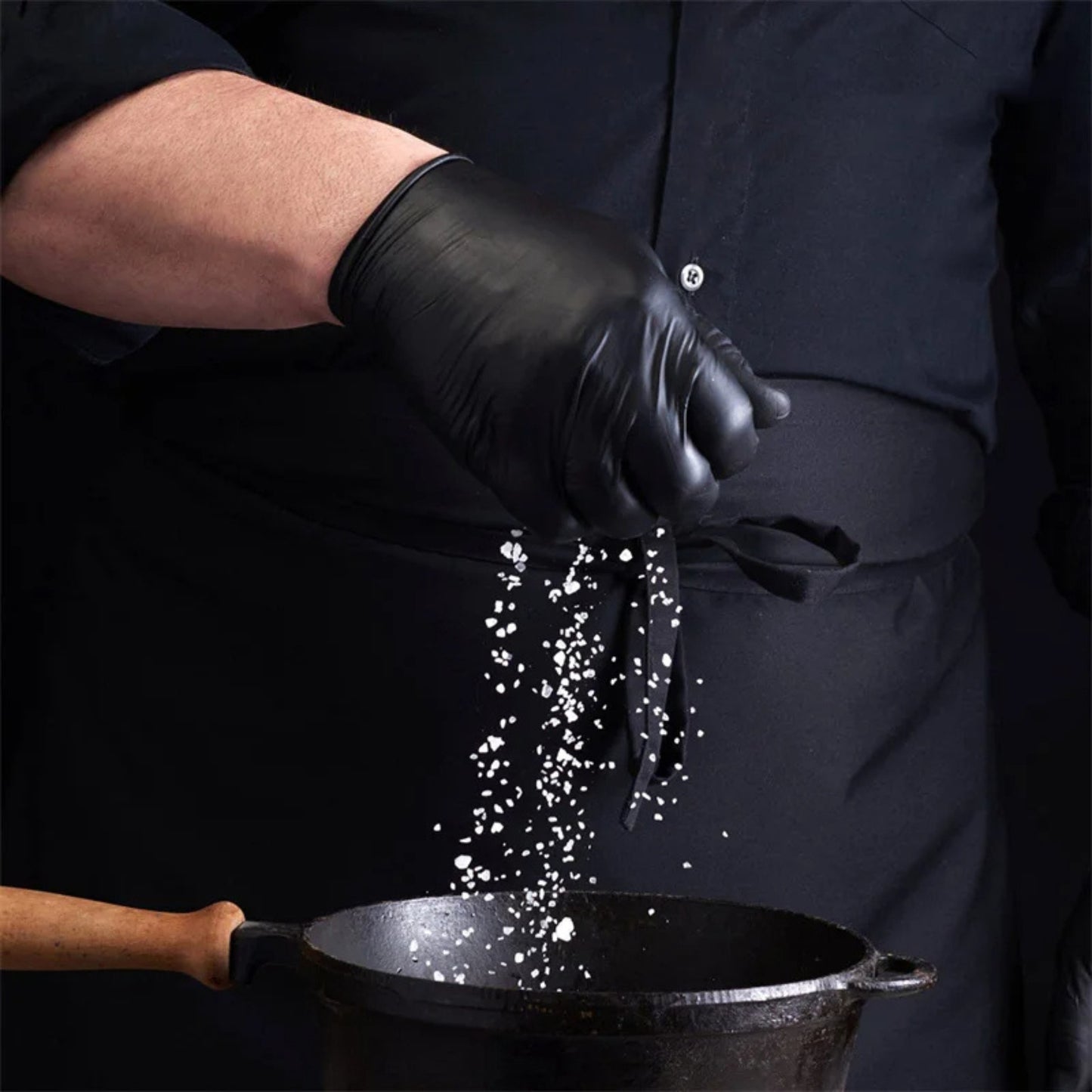 Sturdy black nitrile gloves for household chores