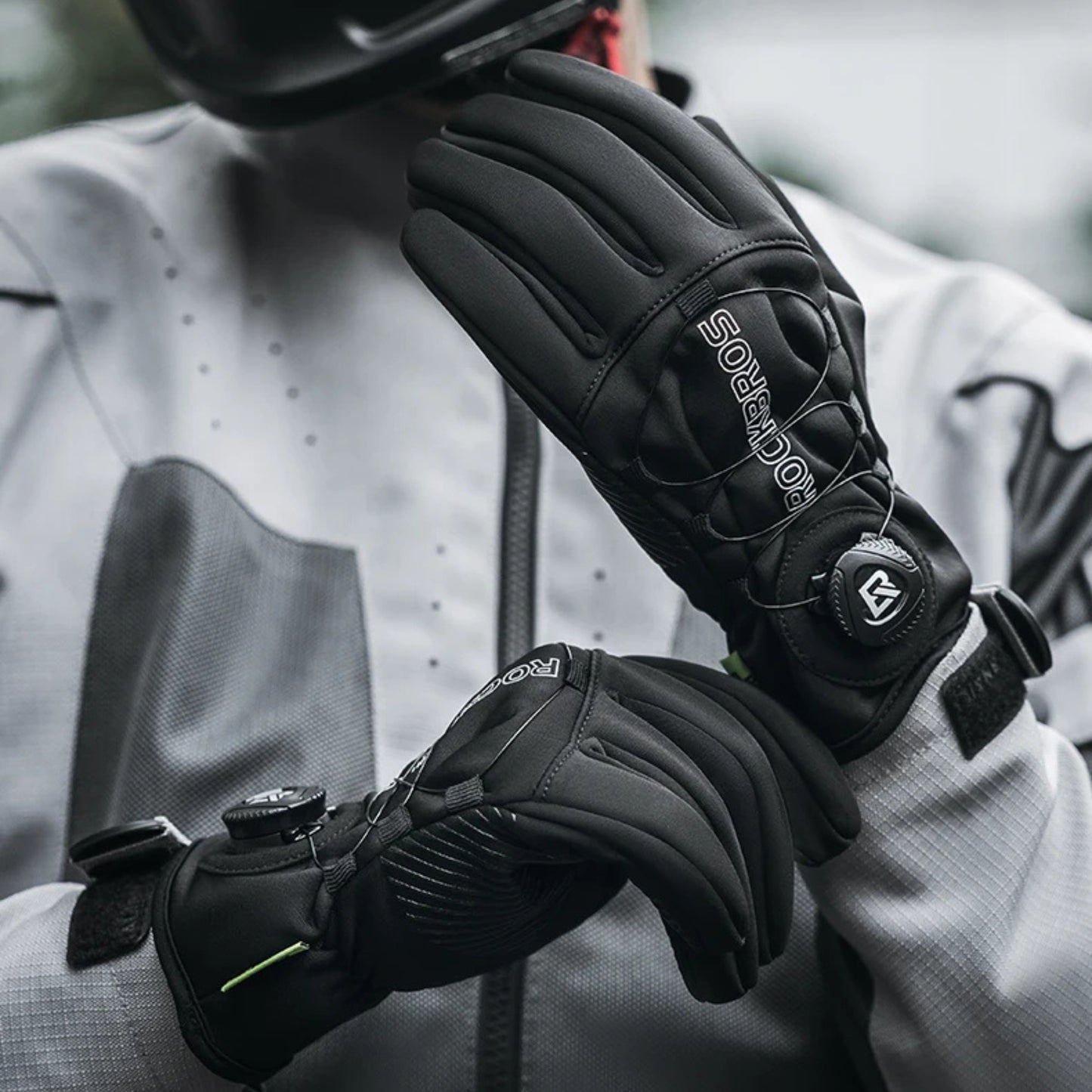 Warm black winter cycling gloves, windproof