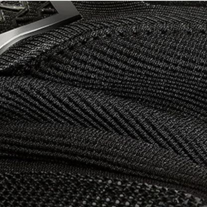 Black winter cycling gloves with shock absorption