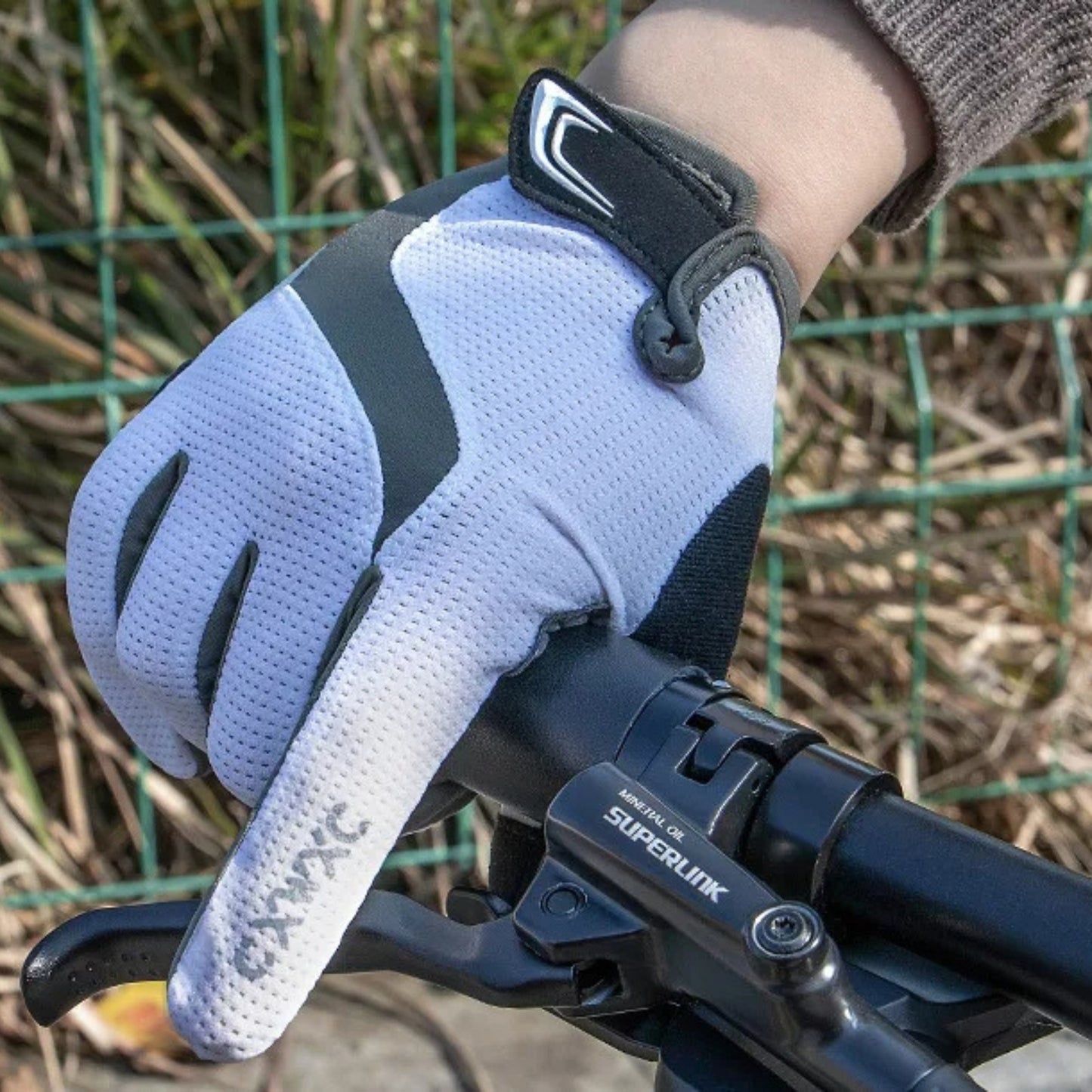 Thermal, shock-resistant winter cycling gloves