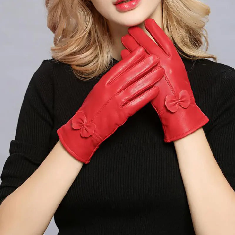 2023_03_gant_cuir_femme_de_couleur_avec_noeud_papillon_2.jpeg