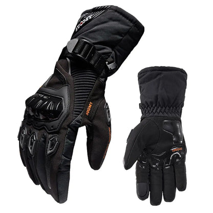 Gant moto long hiver haute protection avec coque de protection en plastique sur fond blanc.