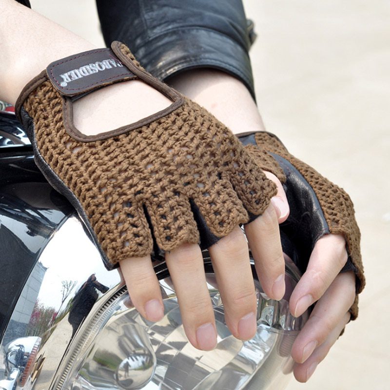 Half-finger driving gloves in leather and mesh
